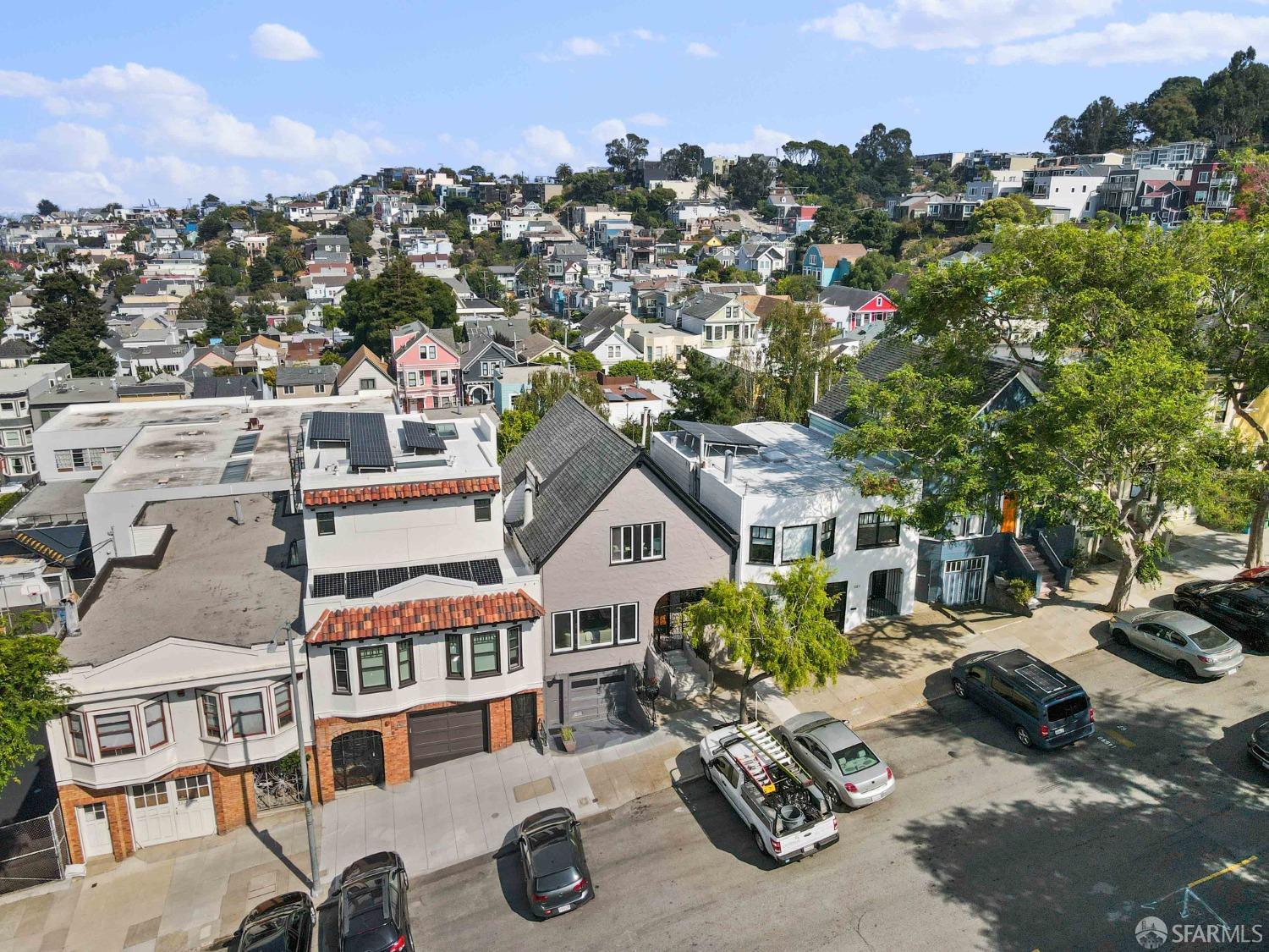 3283 Folsom Street