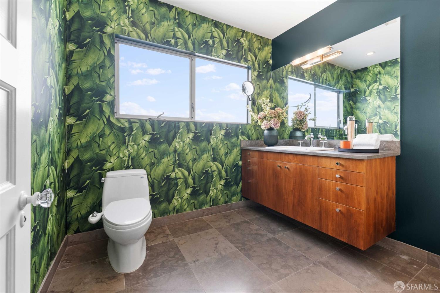 3283 Folsom Street