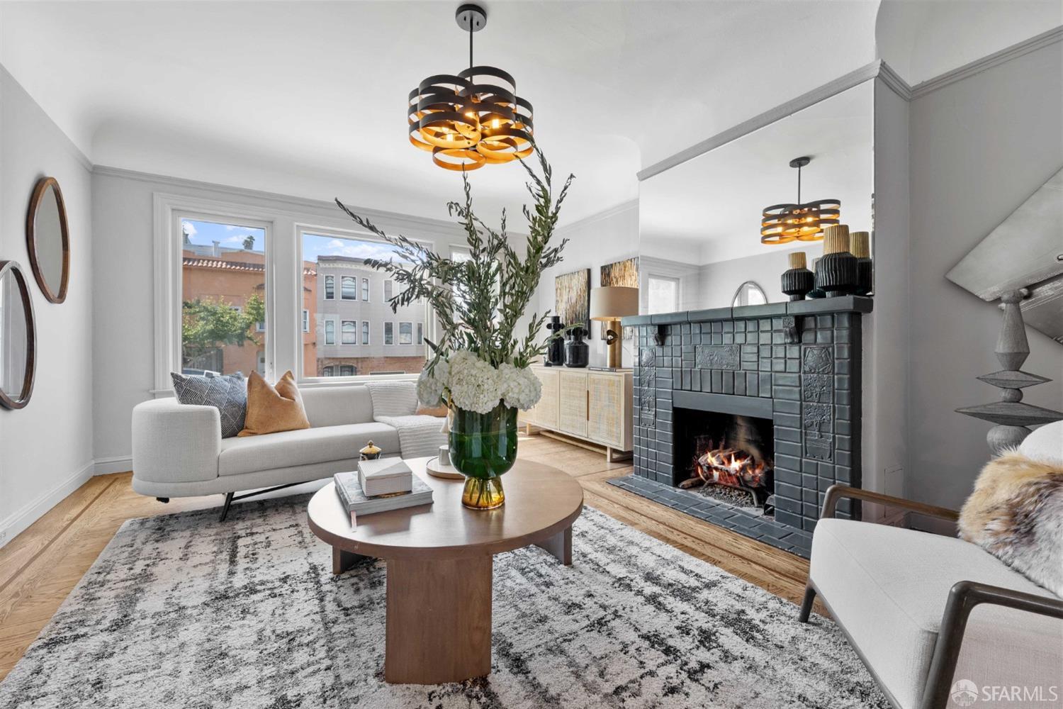 3283 Folsom Street