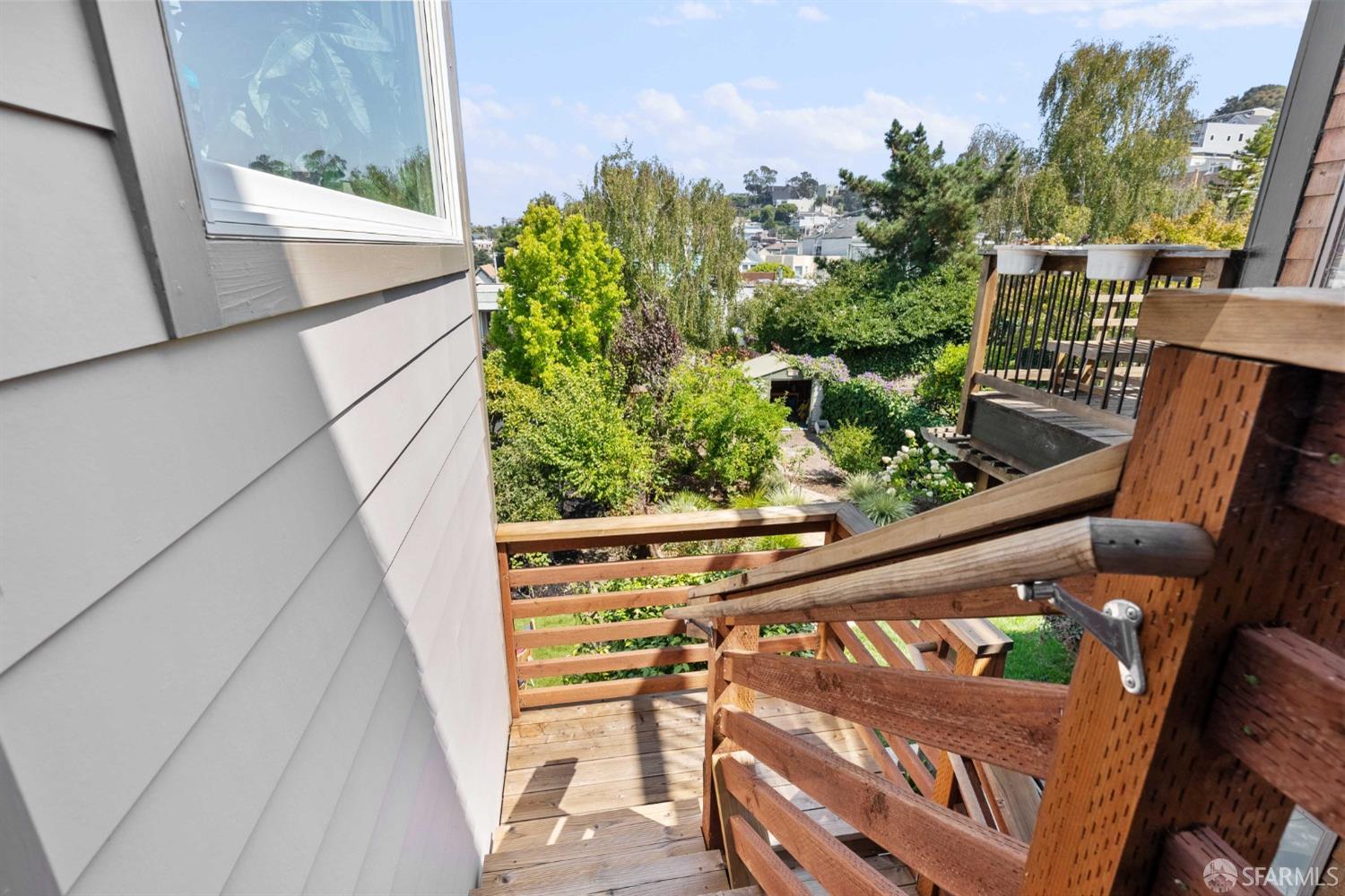 3283 Folsom Street