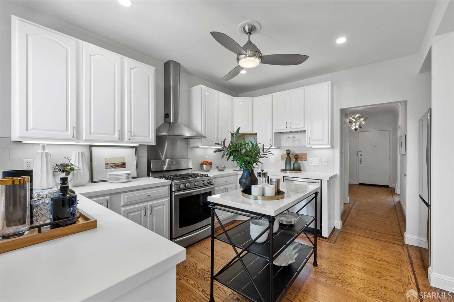 3283 Folsom Street