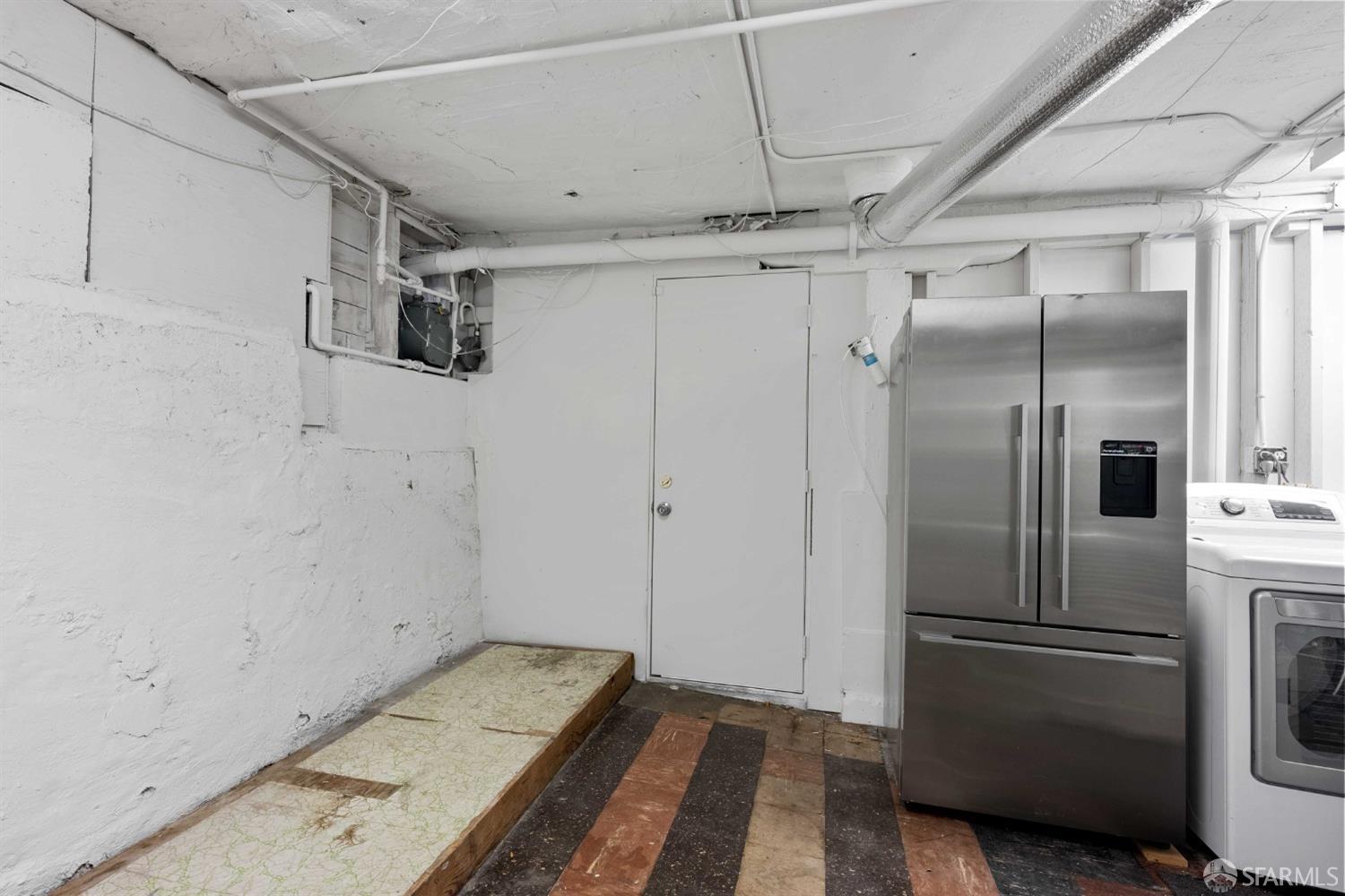 3283 Folsom Street
