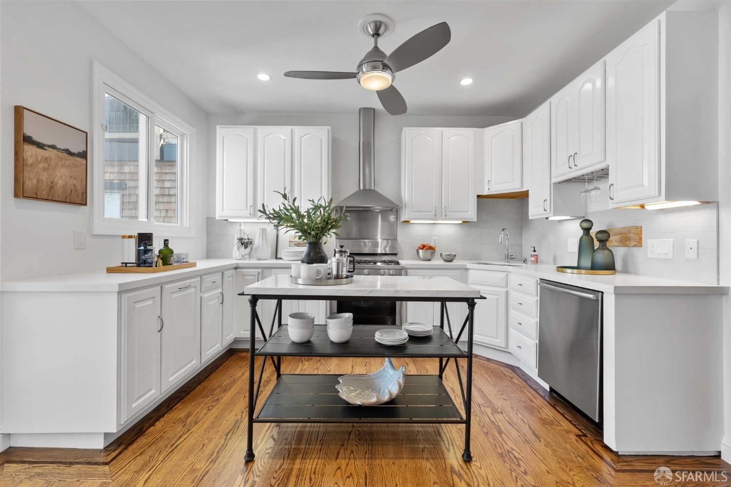 3283 Folsom Street
