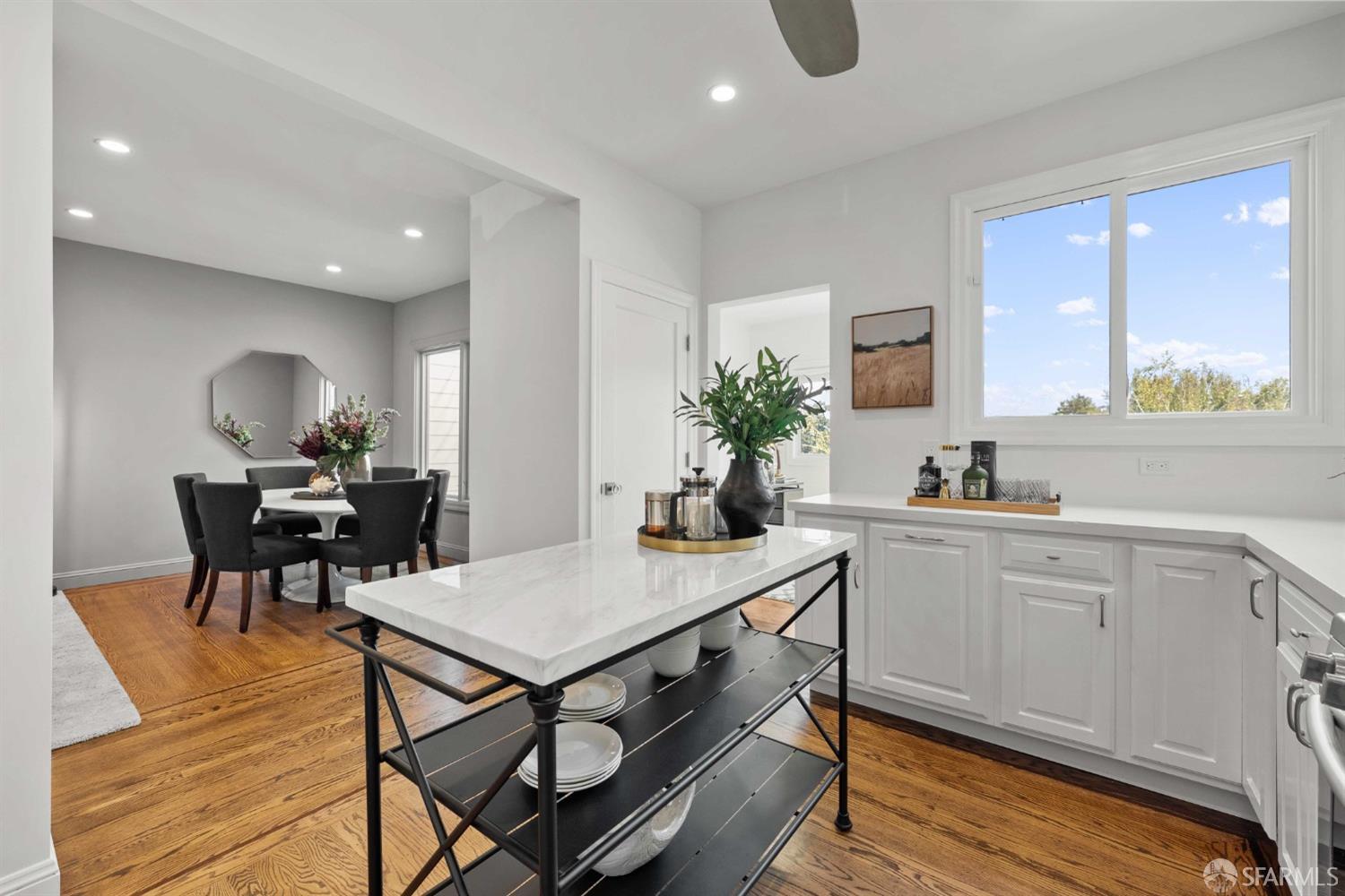 3283 Folsom Street