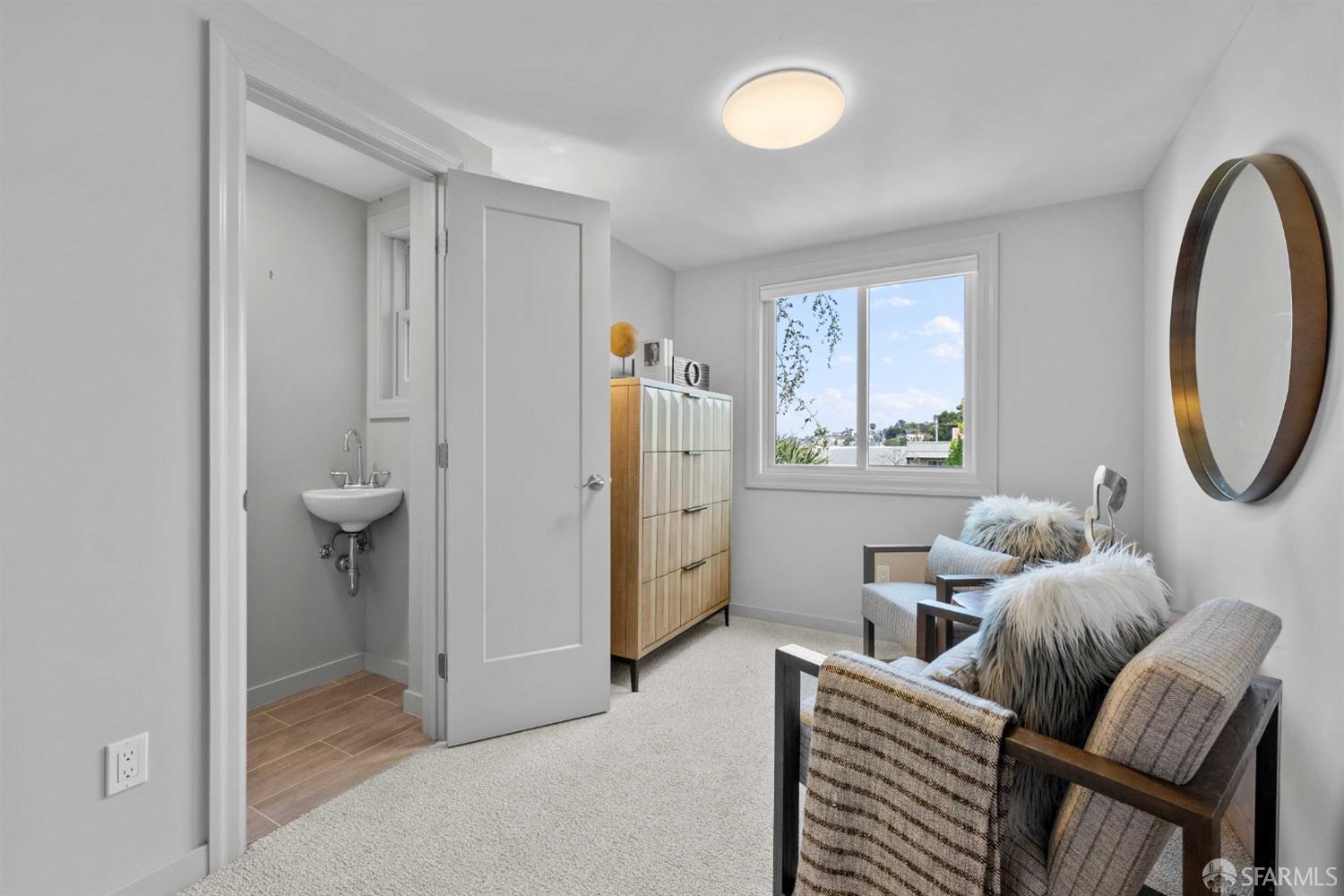 3283 Folsom Street