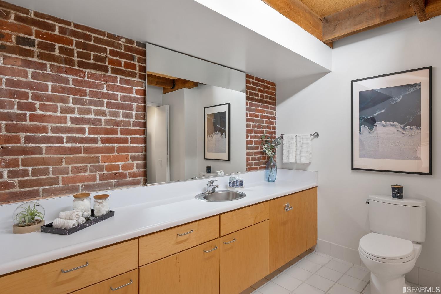 650 Delancey Street Unit: 104
