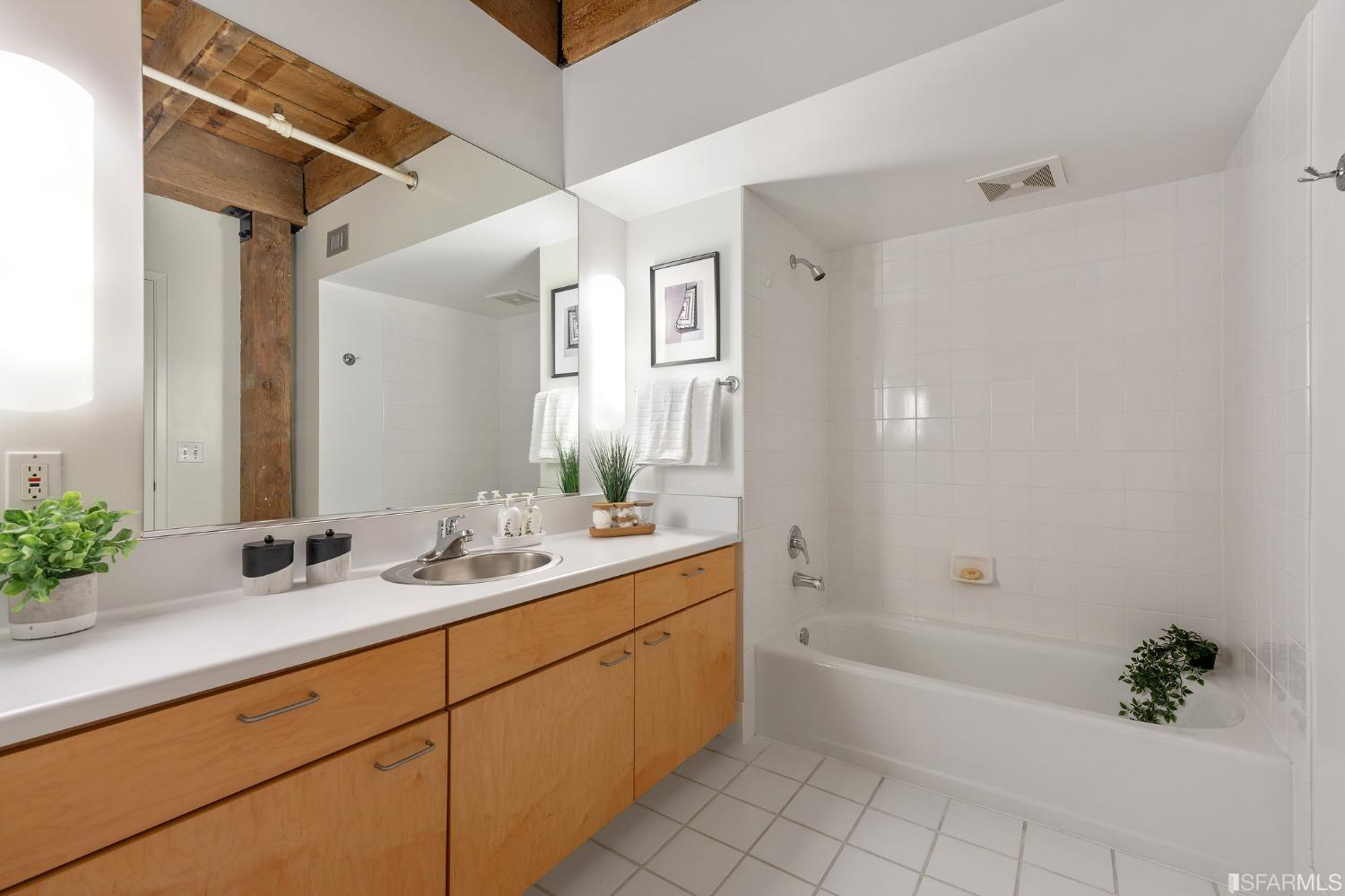 650 Delancey Street Unit: 104