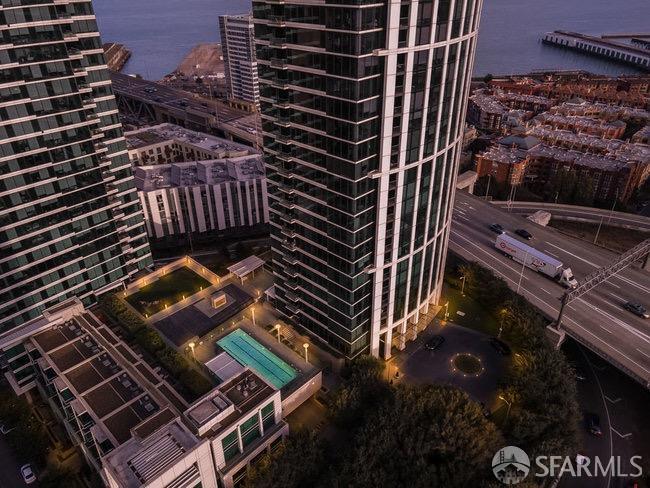 425 1st Street Unit: 2607