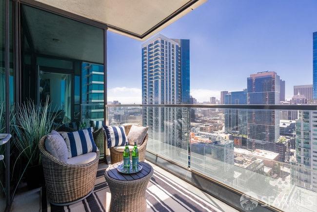 425 1st Street Unit: 2607