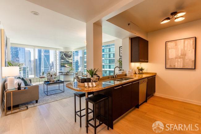 425 1st Street Unit: 2607