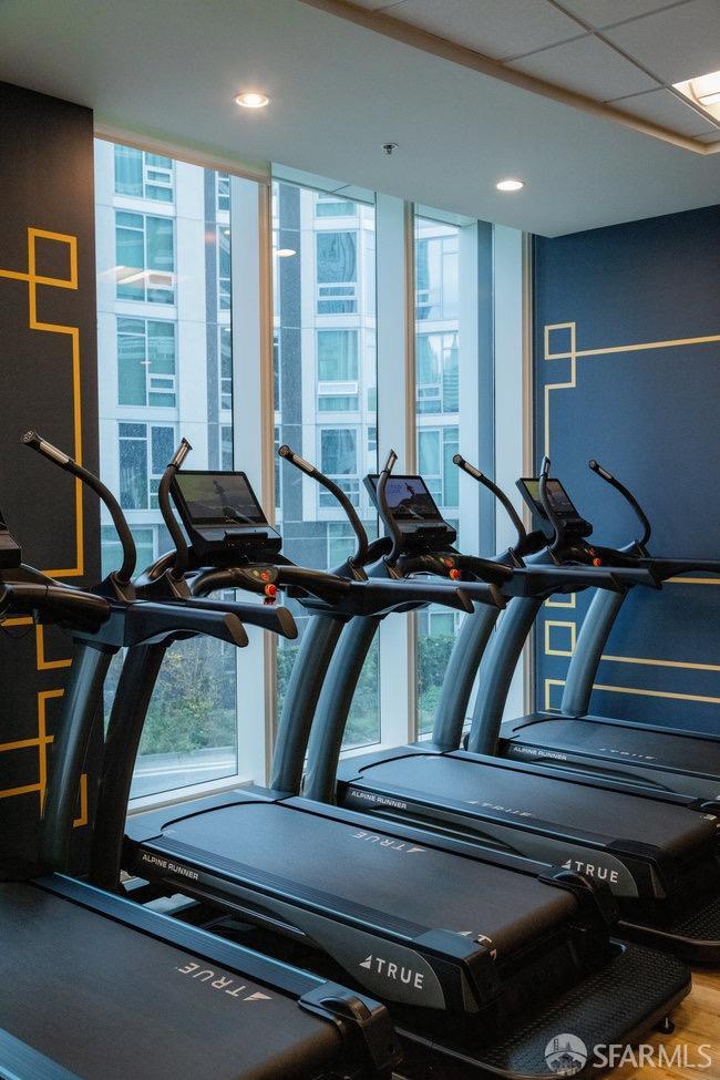 425 1st Street Unit: 2607