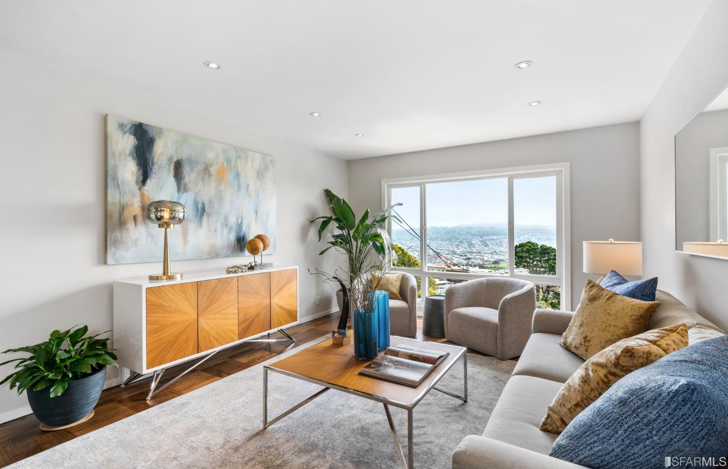 35 Los Palmos Drive
