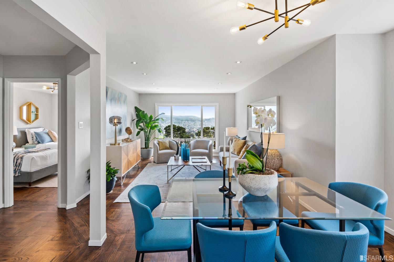35 Los Palmos Drive