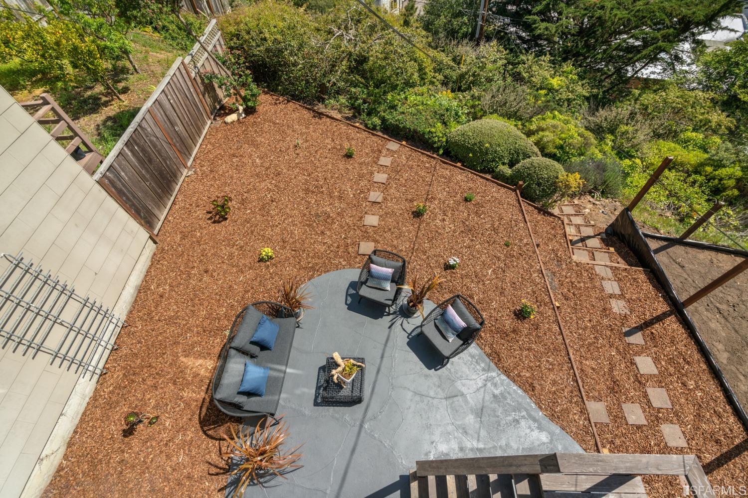 35 Los Palmos Drive