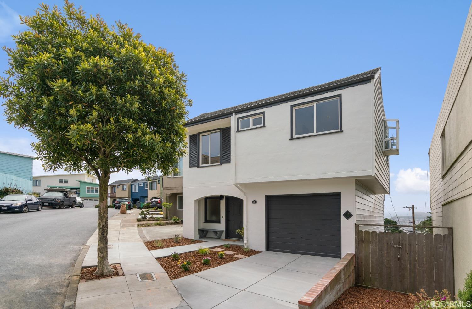 35 Los Palmos Drive