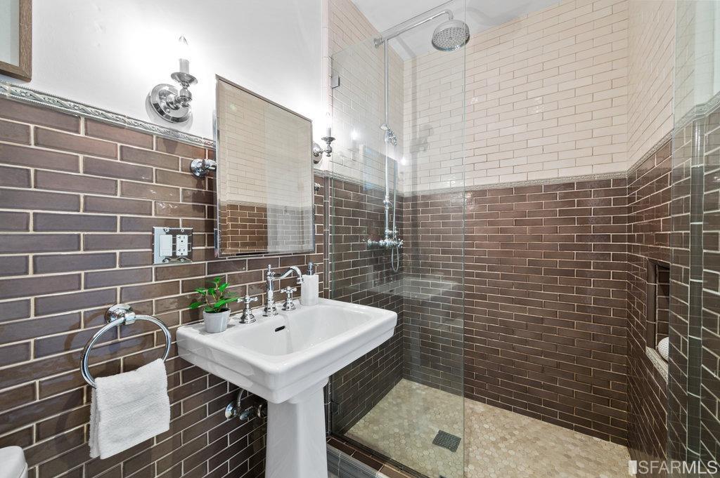 1155 Filbert Street Unit: 301