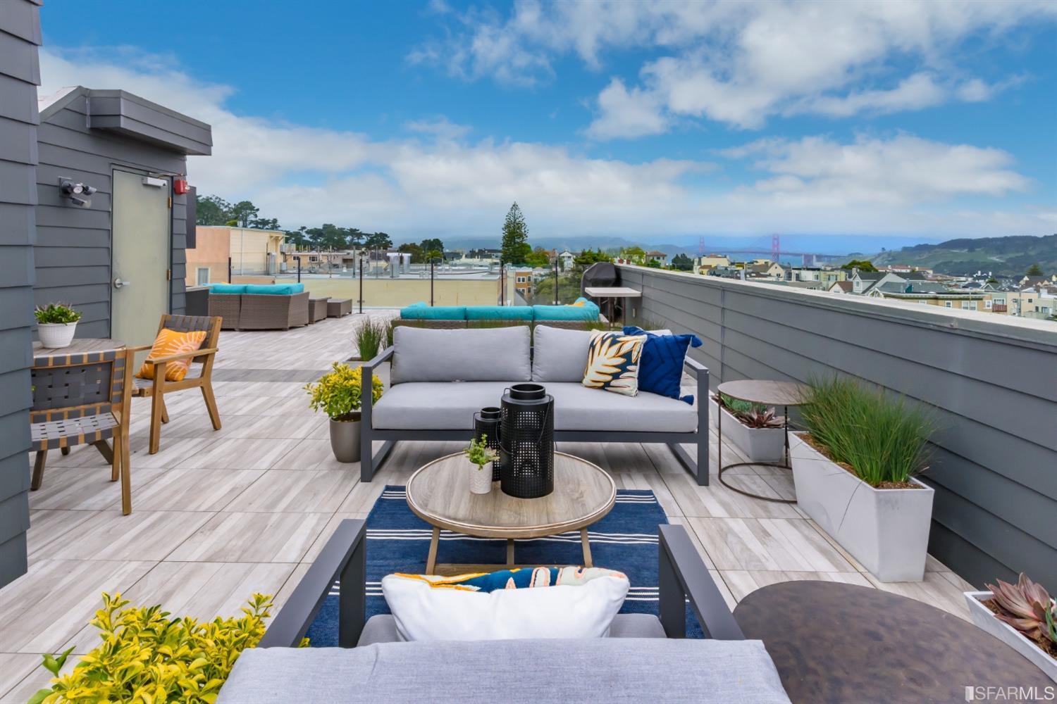 3032 Clement Street Unit: 302