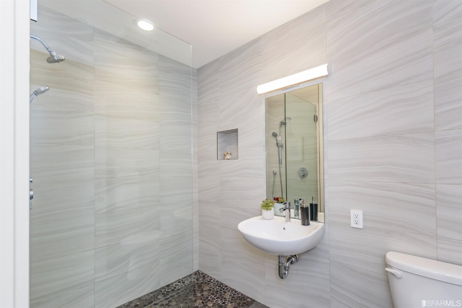 3032 Clement Street Unit: 302