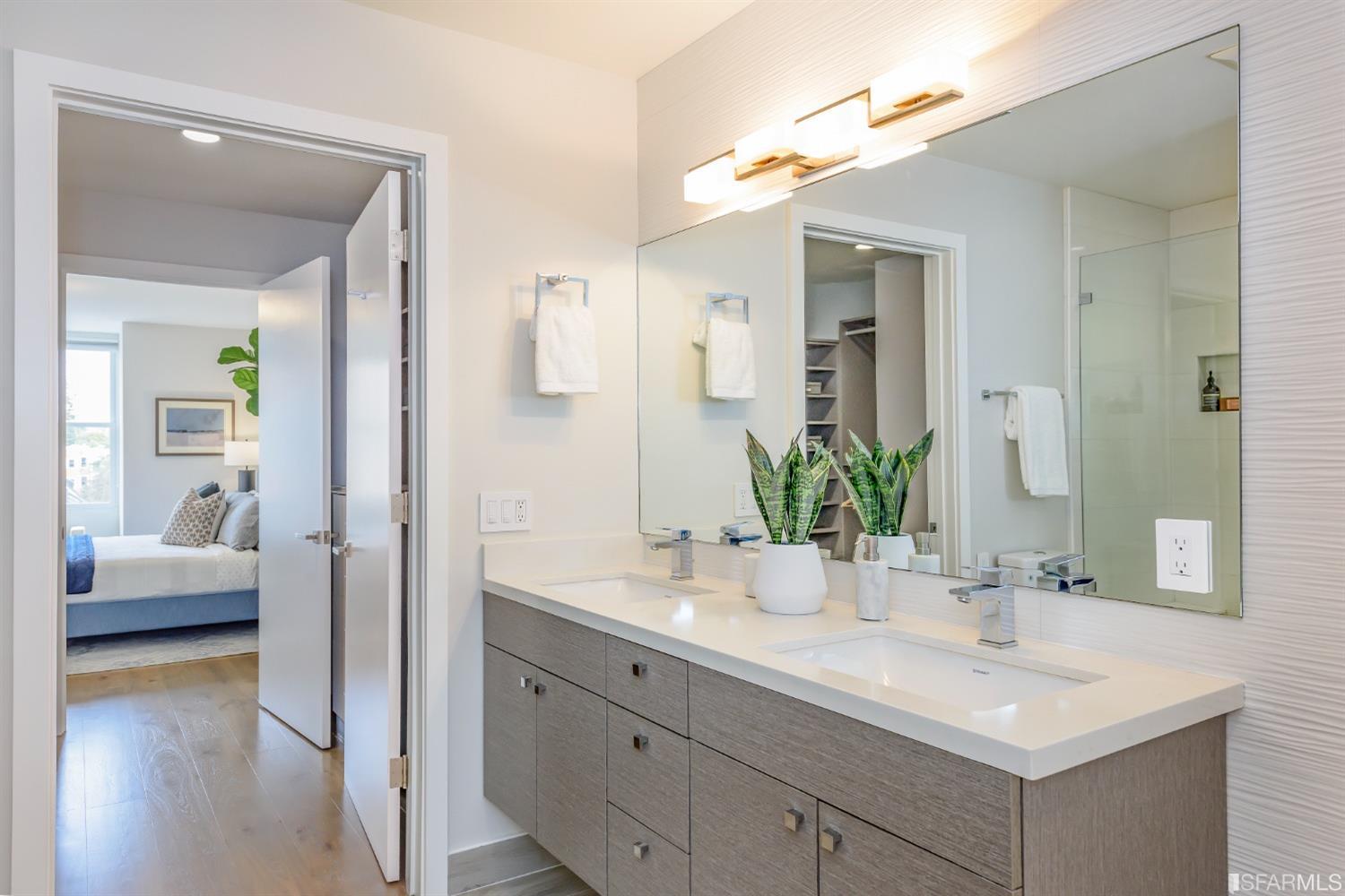 3032 Clement Street Unit: 302