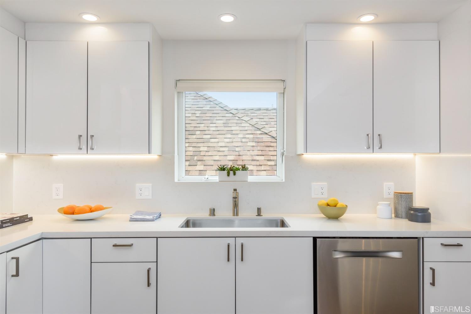 3032 Clement Street Unit: 302