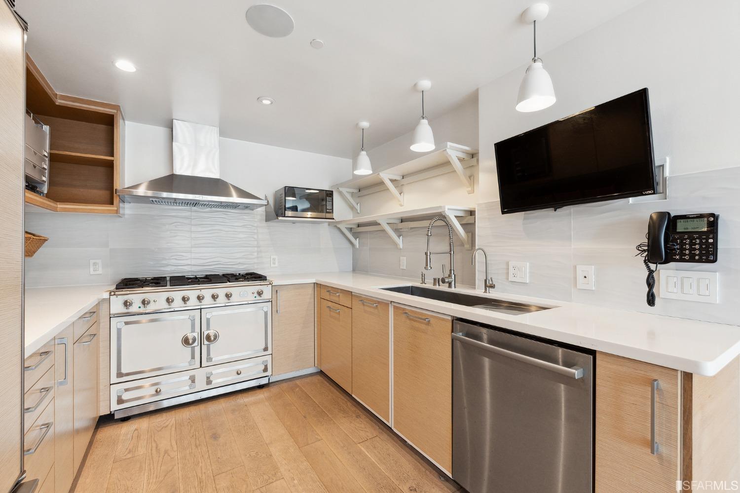 301 Mission Street Unit: 23E