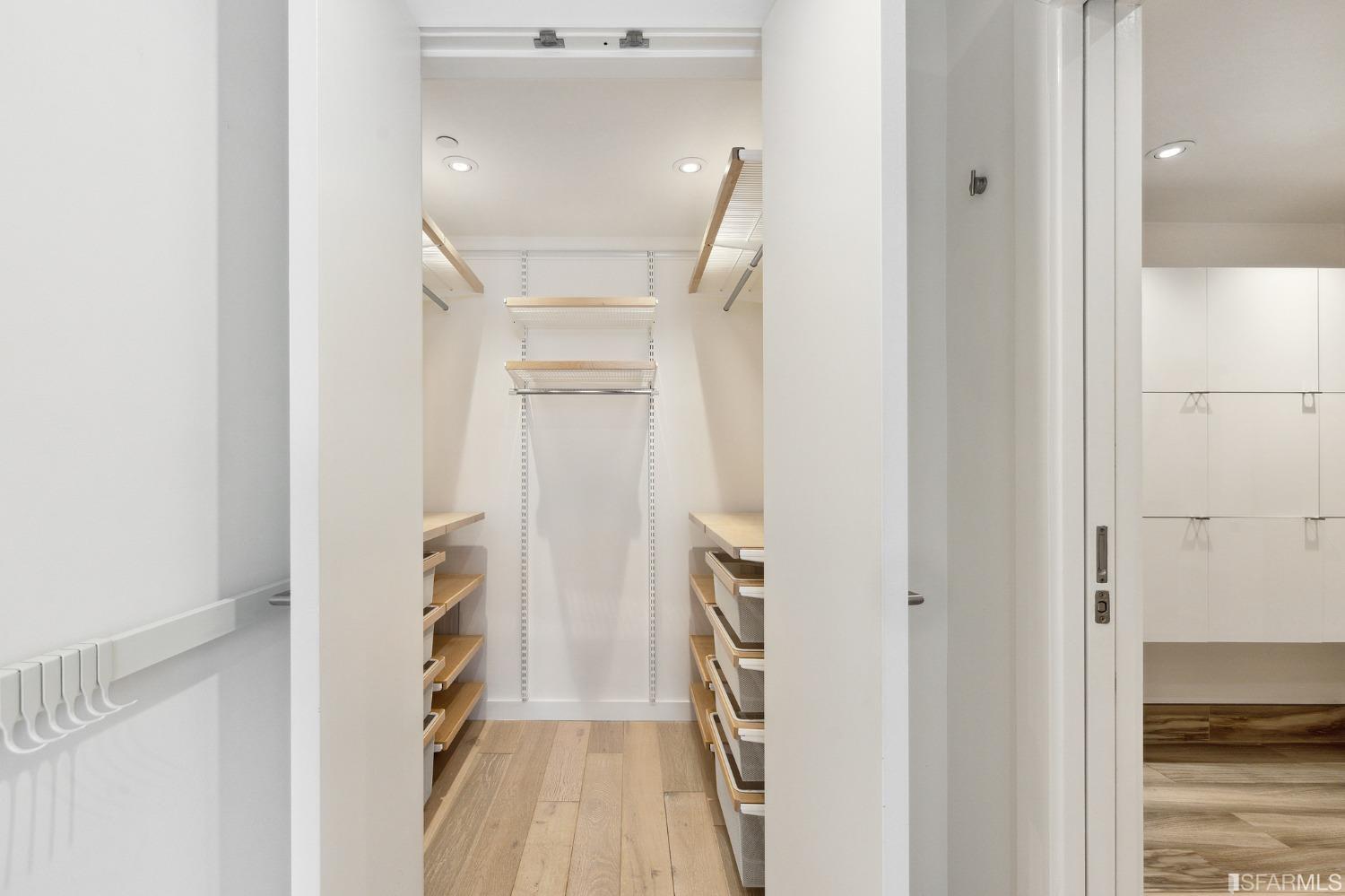 301 Mission Street Unit: 23E