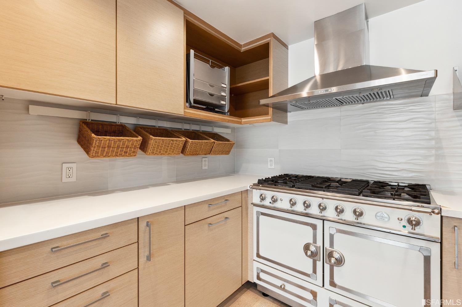 301 Mission Street Unit: 23E