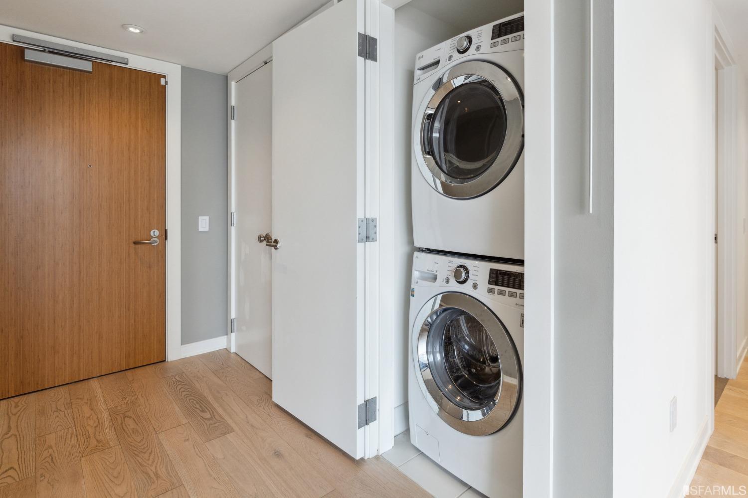 301 Mission Street Unit: 23E