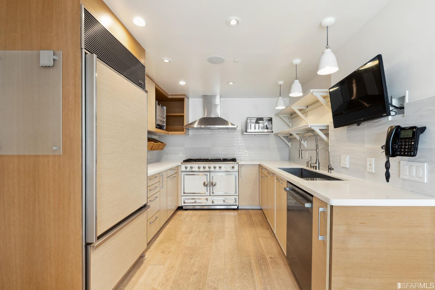 301 Mission Street Unit: 23E