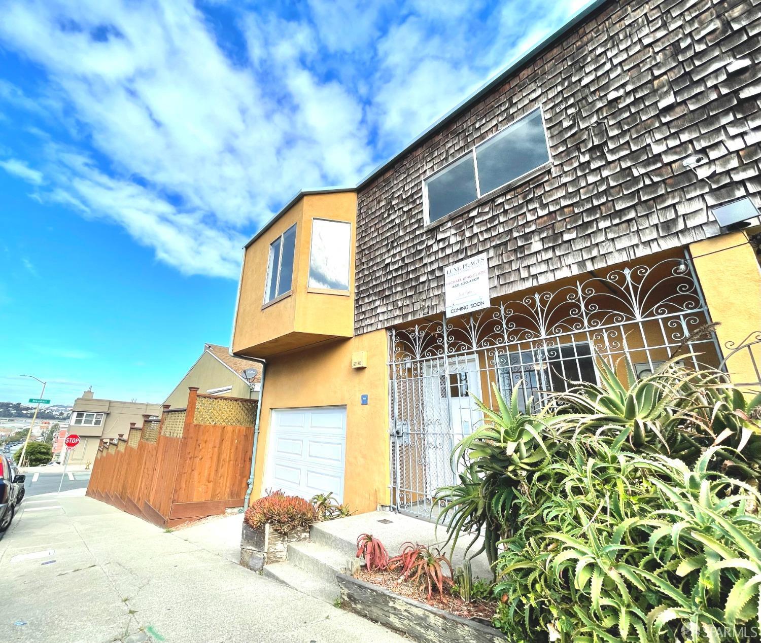 1582 La Salle Avenue