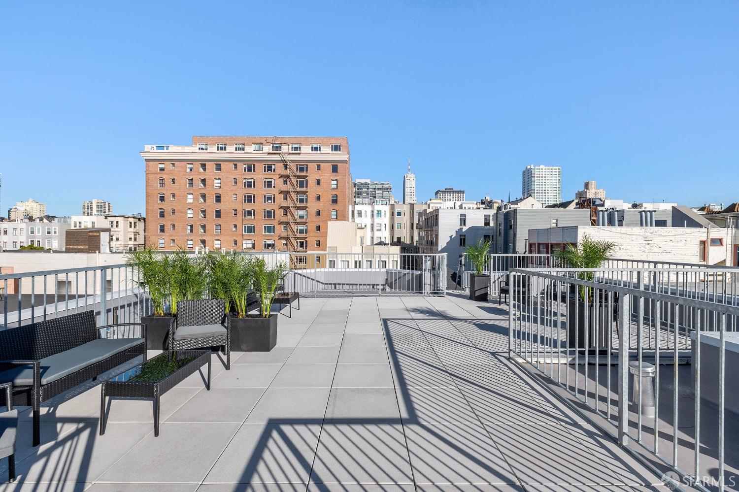 1624 Larkin Street Unit: 5