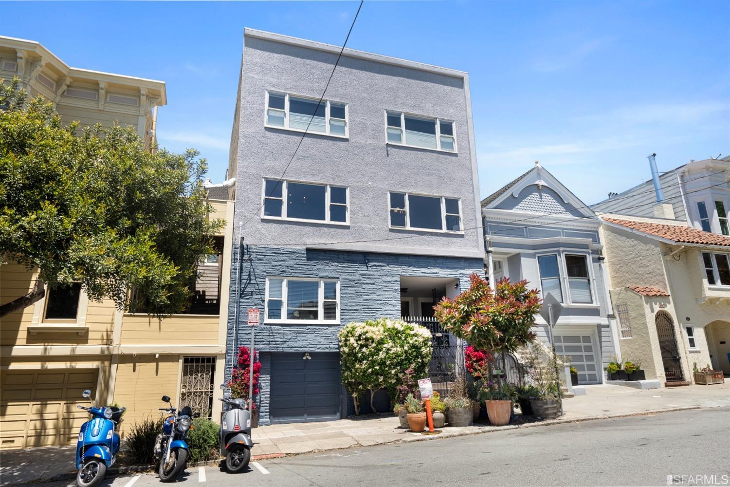 282 Waller Street
