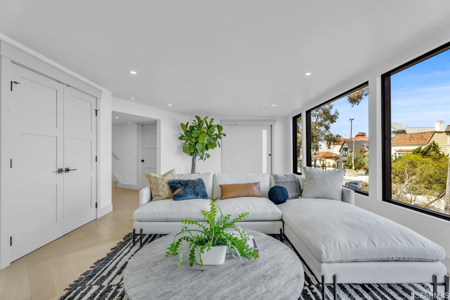 1 Twin Peaks Boulevard