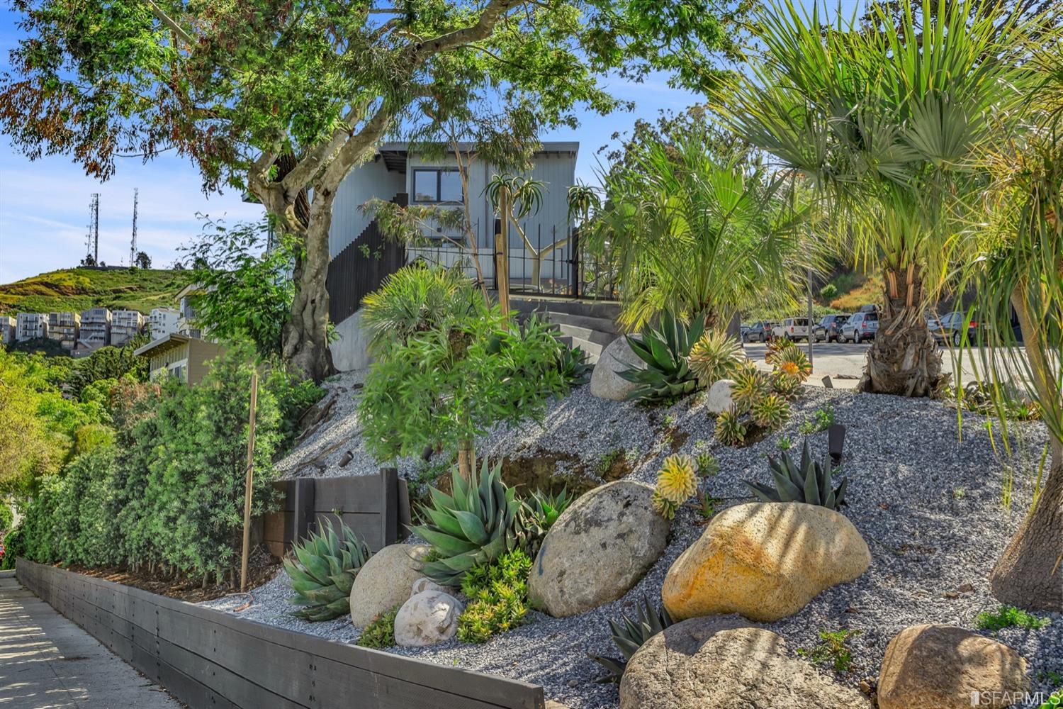 1 Twin Peaks Boulevard