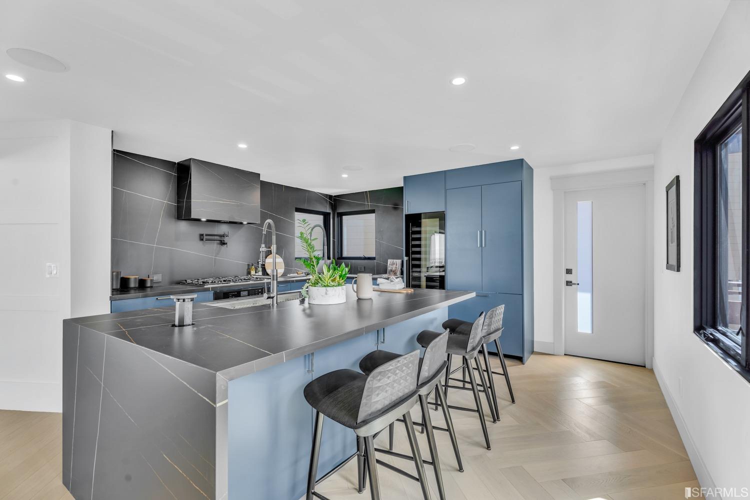 1 Twin Peaks Boulevard