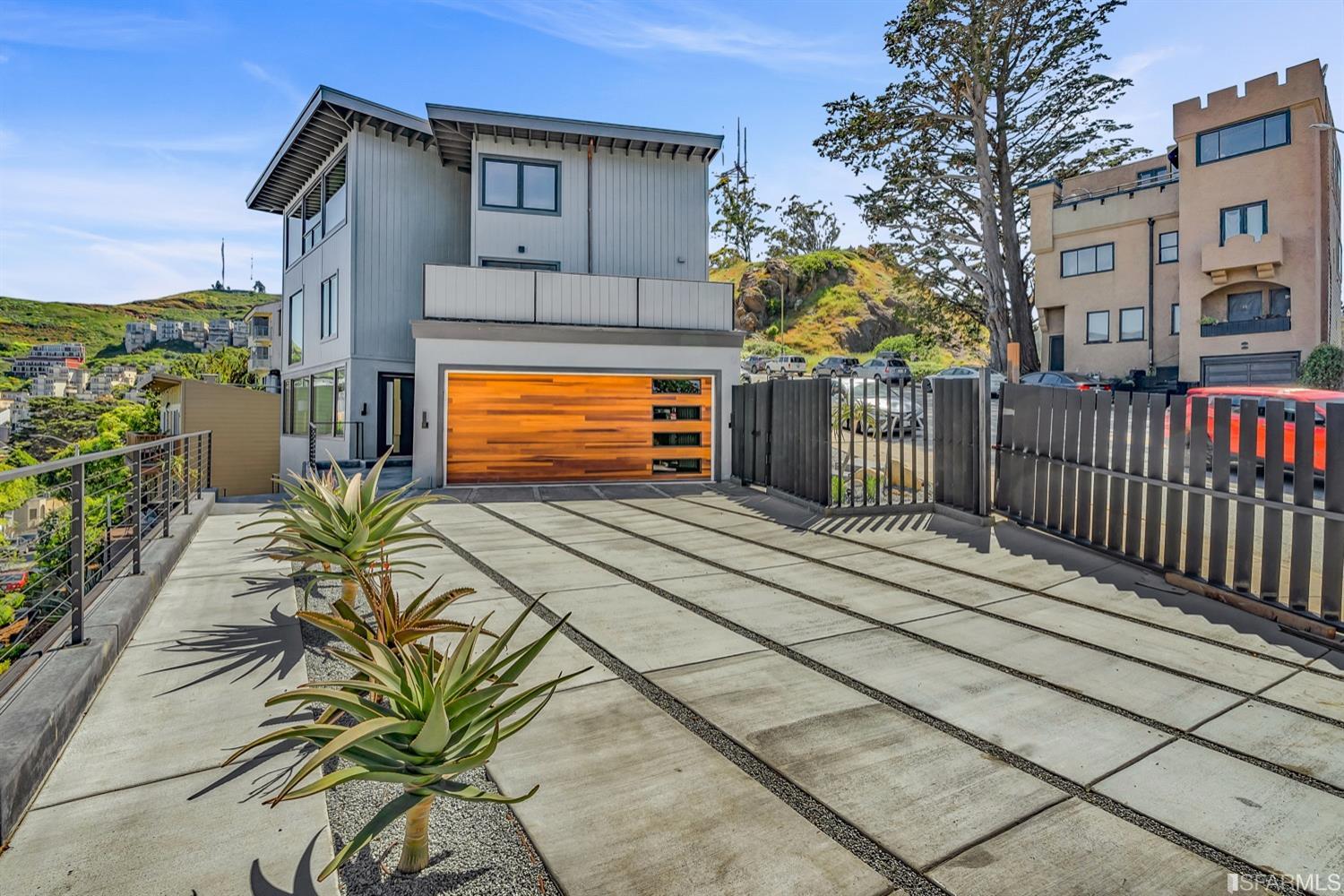 1 Twin Peaks Boulevard