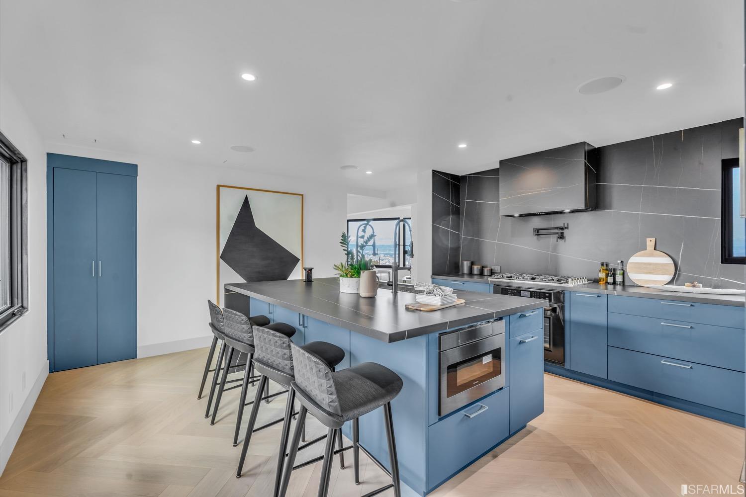 1 Twin Peaks Boulevard