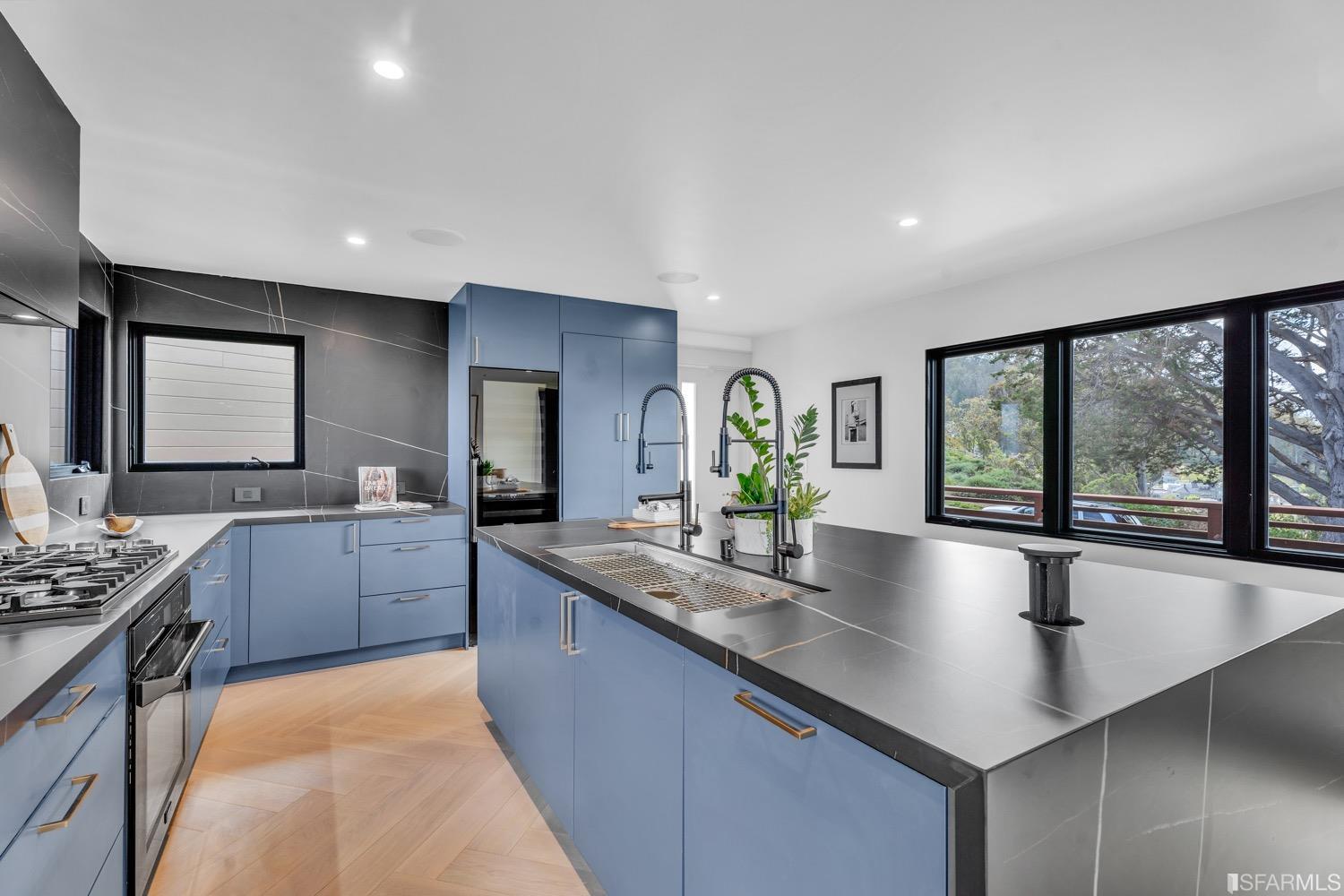 1 Twin Peaks Boulevard