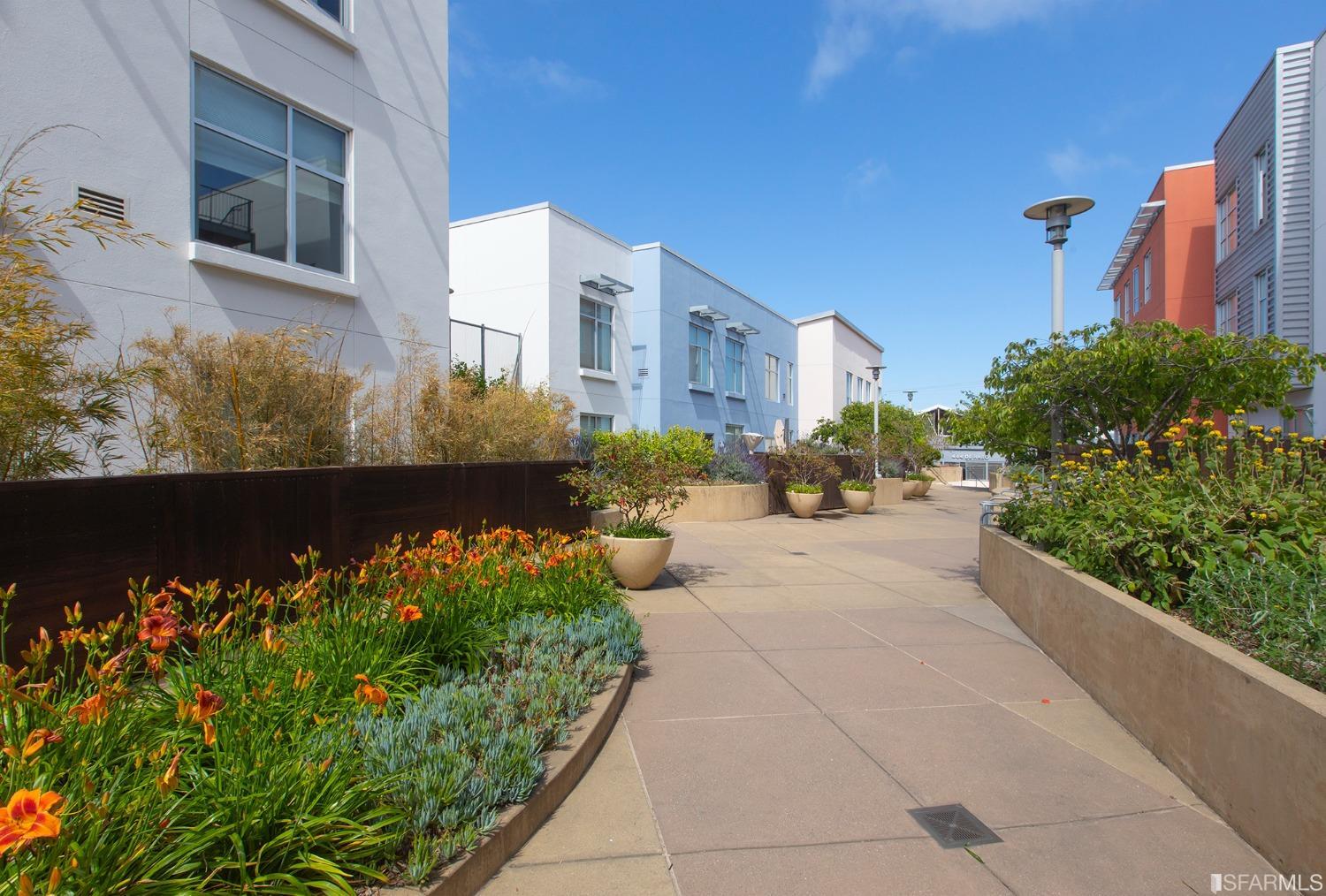 451 Kansas Street Unit: 563