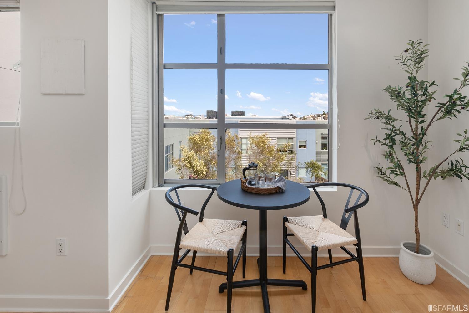 451 Kansas Street Unit: 563