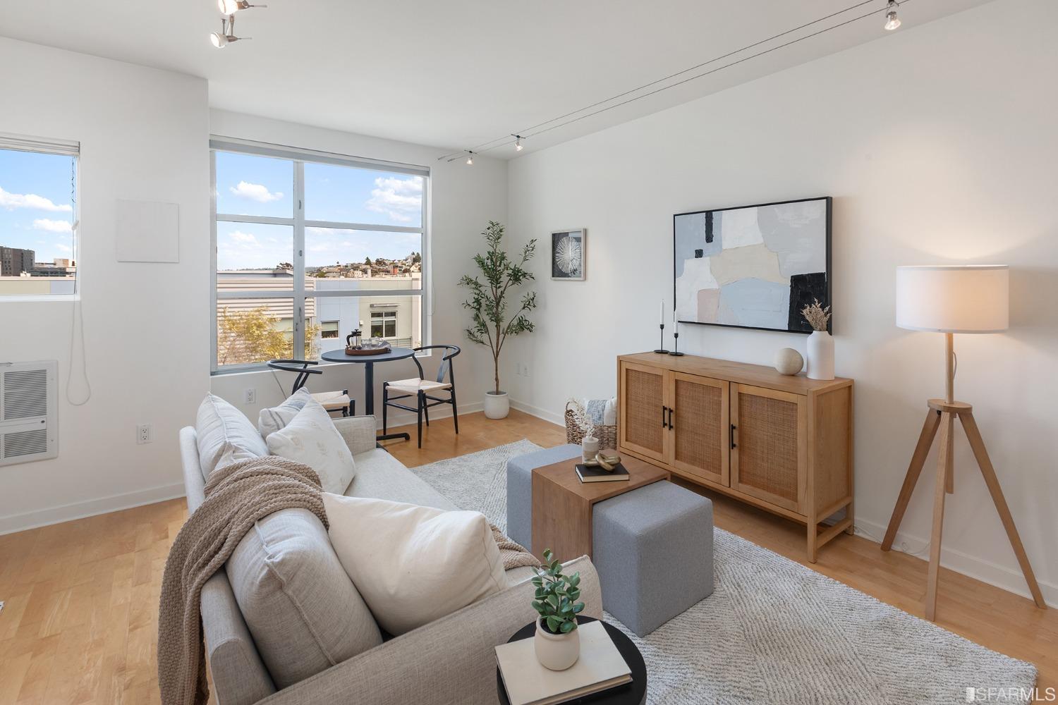 451 Kansas Street Unit: 563