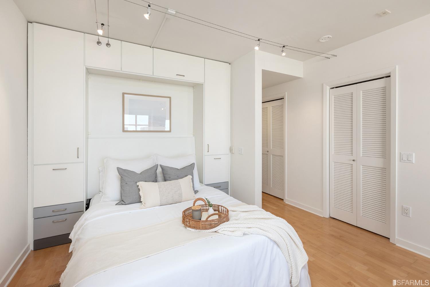 451 Kansas Street Unit: 563