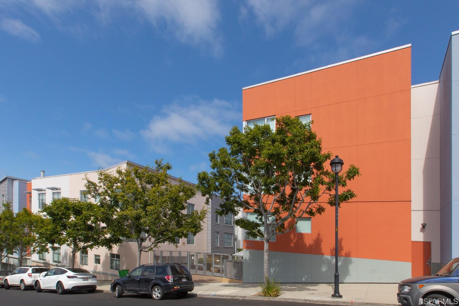 451 Kansas Street Unit: 563