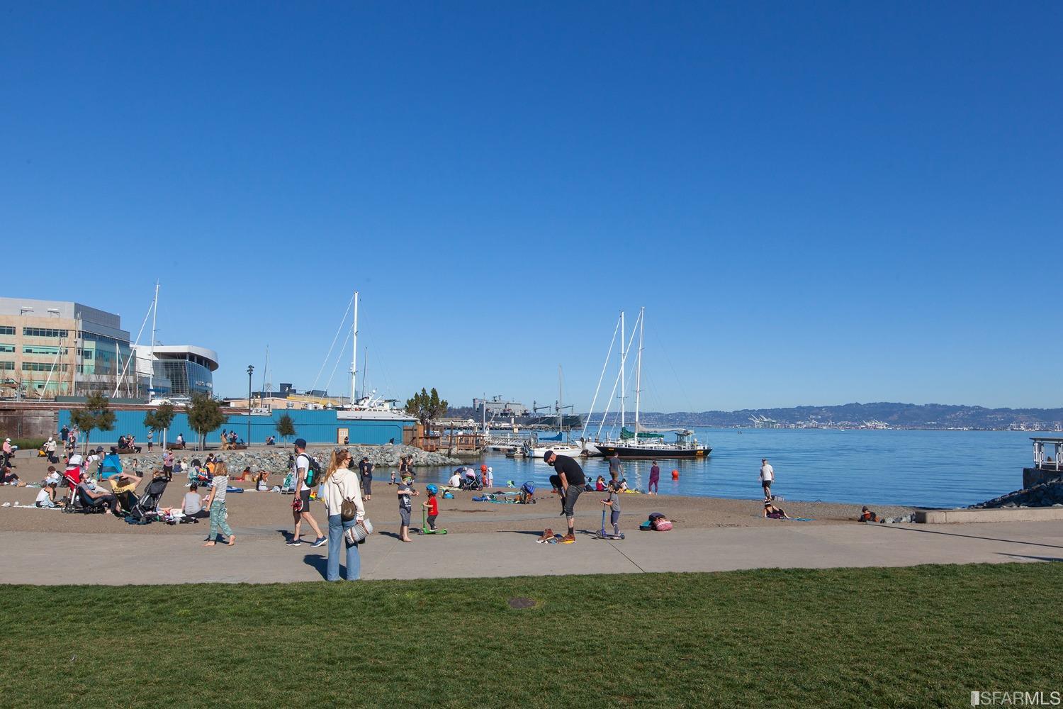 451 Kansas Street Unit: 563