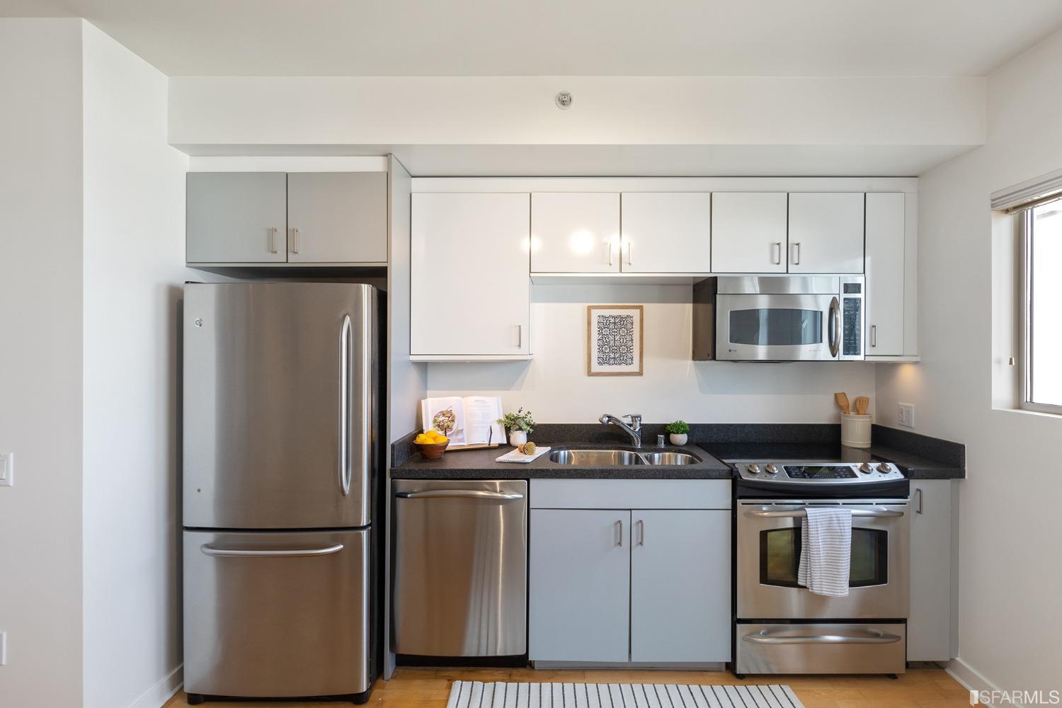 451 Kansas Street Unit: 563