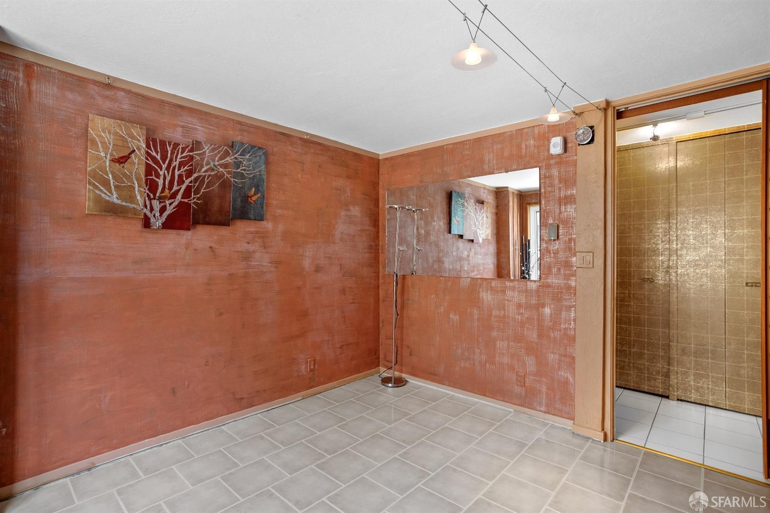 1001 Pine Street Unit: 209