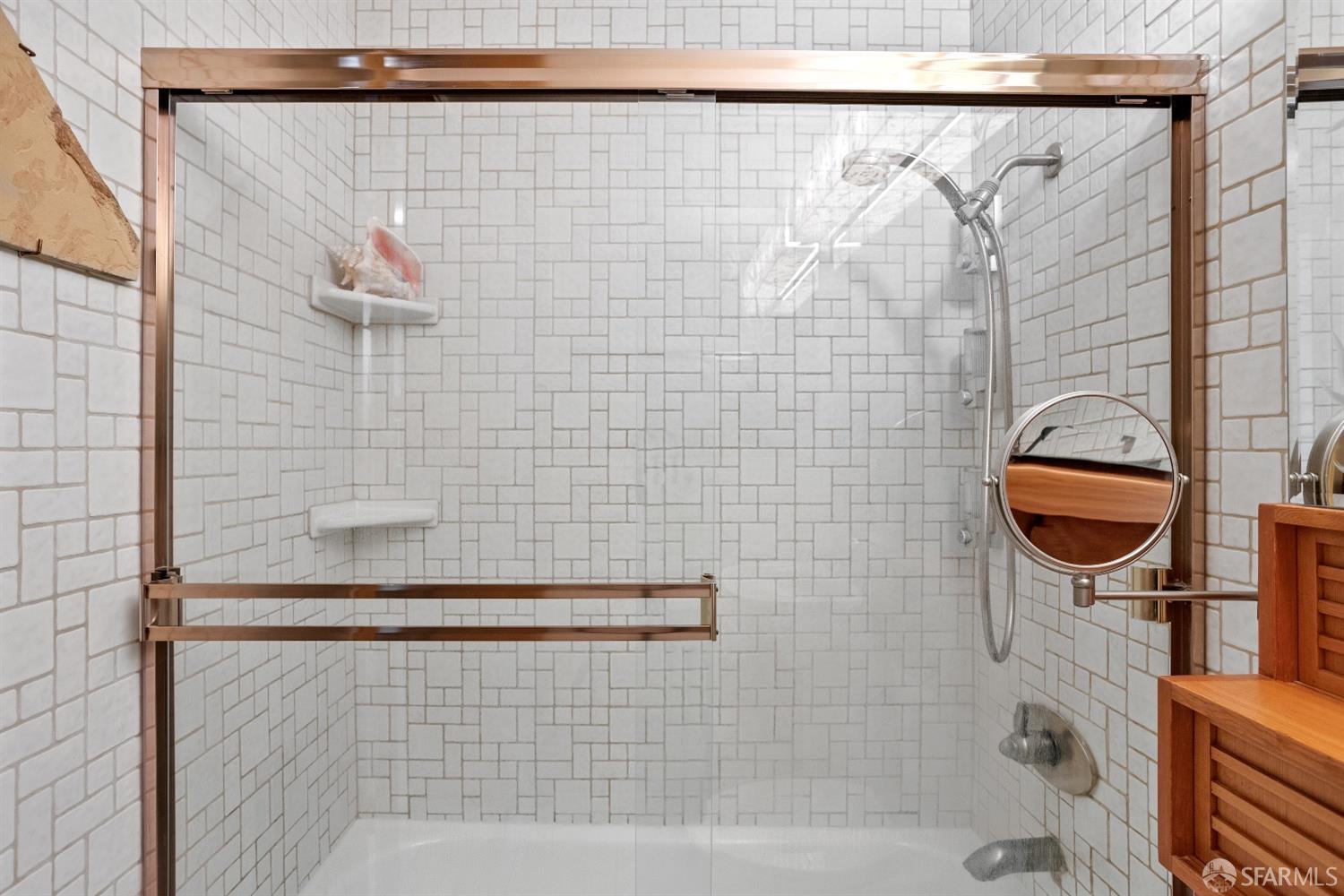 1001 Pine Street Unit: 209