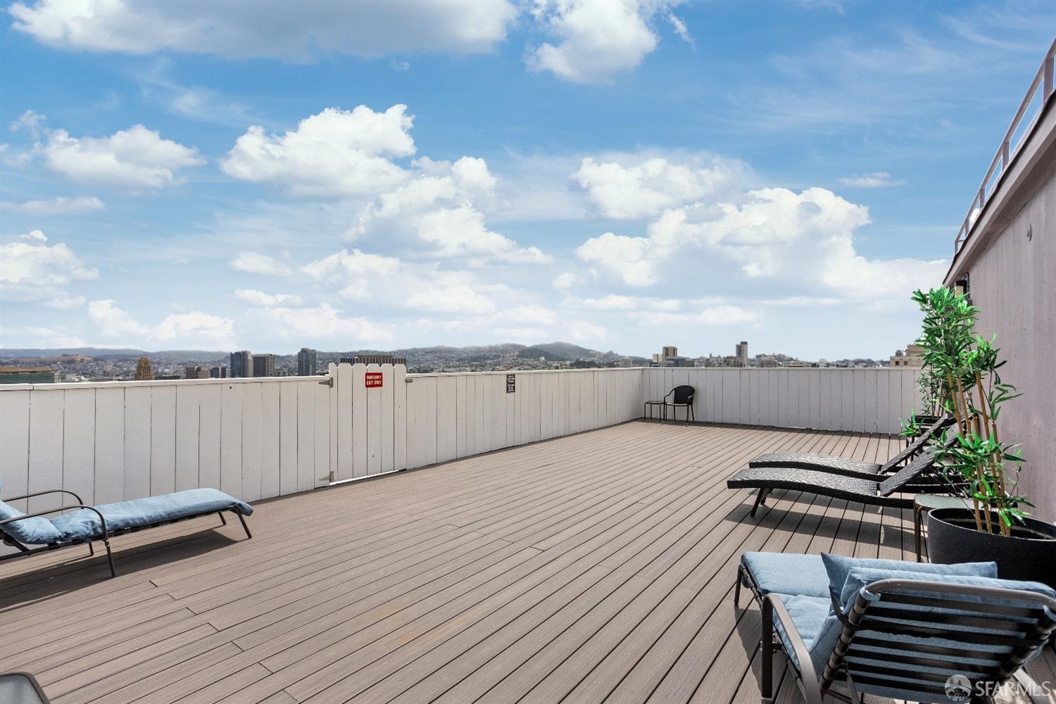 1001 Pine Street Unit: 209