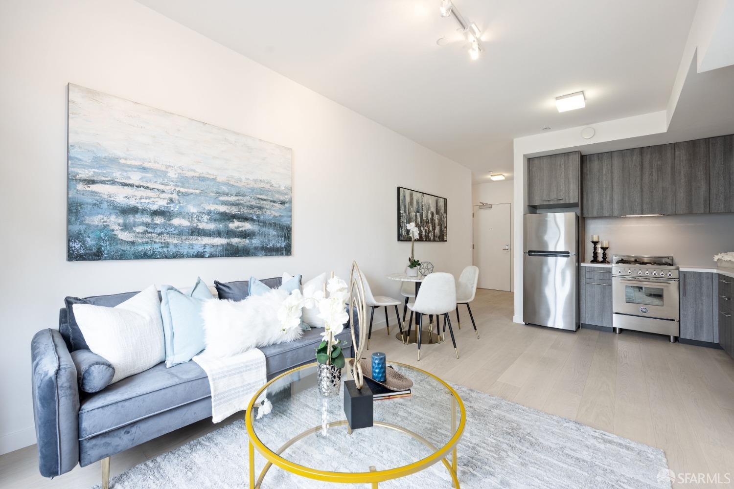 870 Harrison Street Unit: 301
