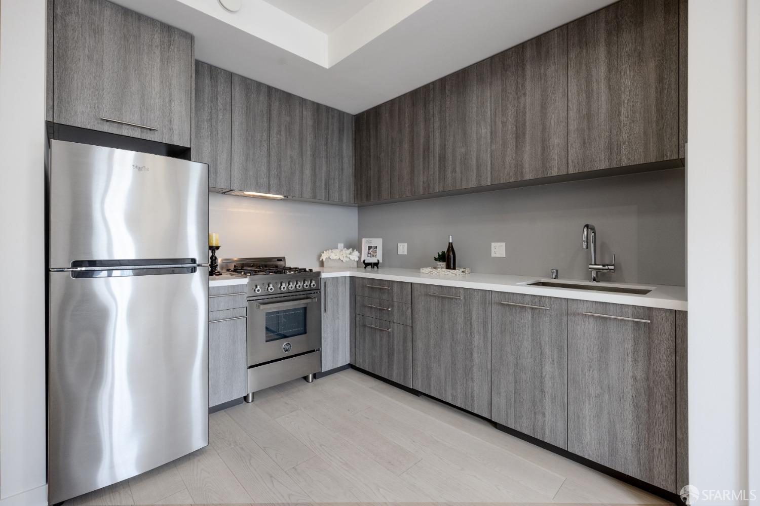 870 Harrison Street Unit: 301